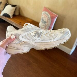 New Balancee 725 sneakers!